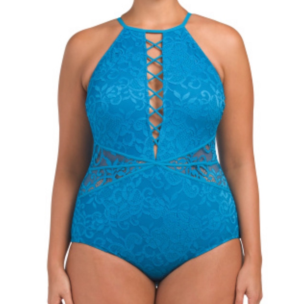 Gorgeous one piece swimsuit😻 lace &crisscross